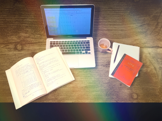 What is e-learning material?